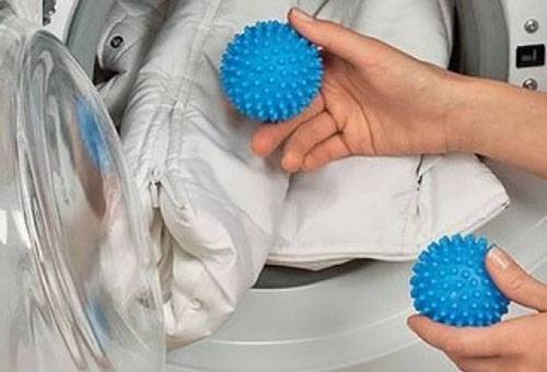 Balls for washing a down jacket in a typewriter