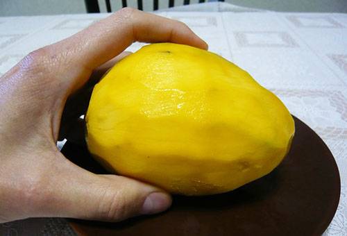 Hámozott mangó