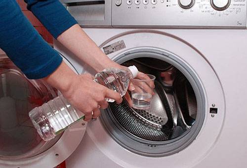 Skála elleni ecet egy mosógépben