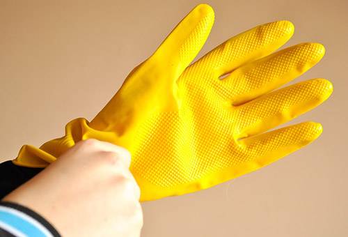 Rubber glove for cleaning