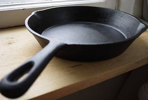 Cast iron skillet after calcination