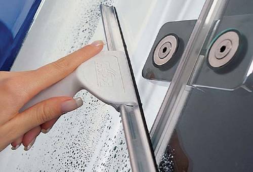 Cleaning aluminum shower parts