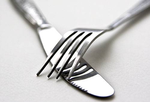 Tenedor y cuchillo de acero inoxidable