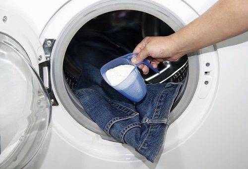 washing jeans in a car