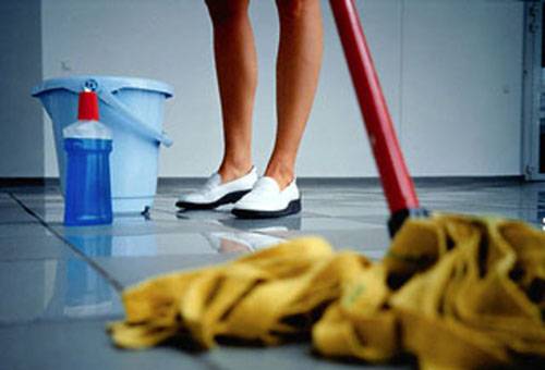 Csempézett padló tisztítása
