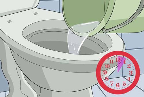 Nettoyage des toilettes avec une solution alcaline