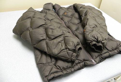 Drying down jacket in horizontal position