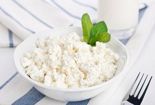 cottage cheese on a plate
