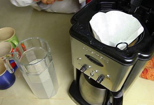 Vízkőmentesítse a kávéfőzőt