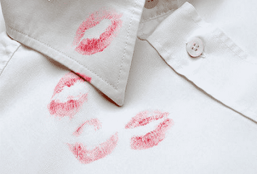 lipstick marks on the shirt