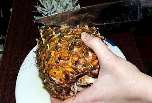 peeling ananas