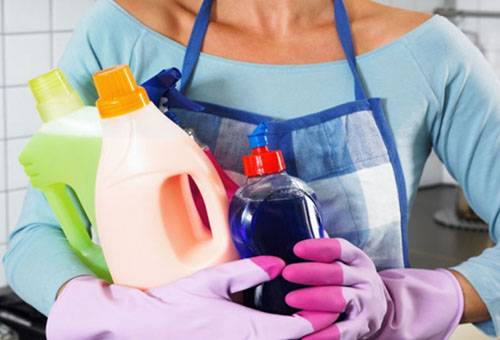 Cleaning and detergents