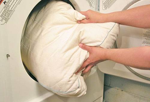 Machine washable pillows
