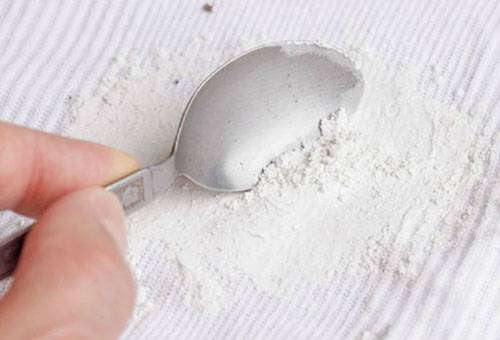 Loại bỏ đốm bằng bột tẩy trắng
