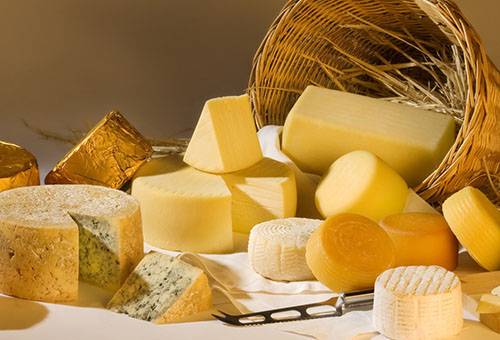 Diferentes variedades de queijo