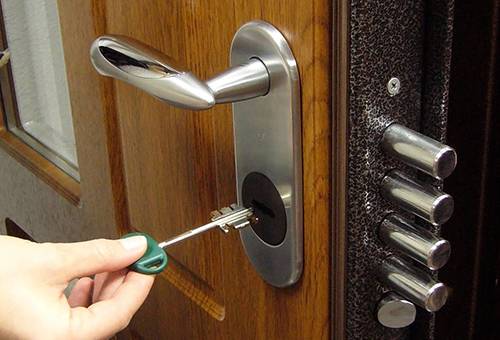 Durvju slēdzenes atslēga