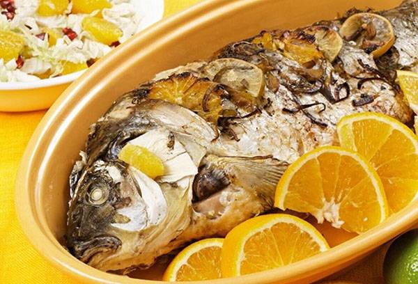 Baked Carp with Oranges