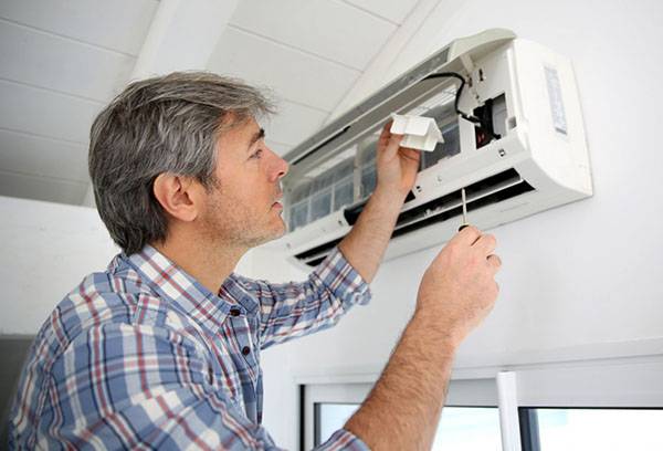 Reiniging en reparatie van airconditioning