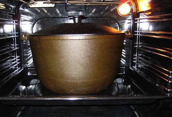 Calcination of the cauldron in the oven