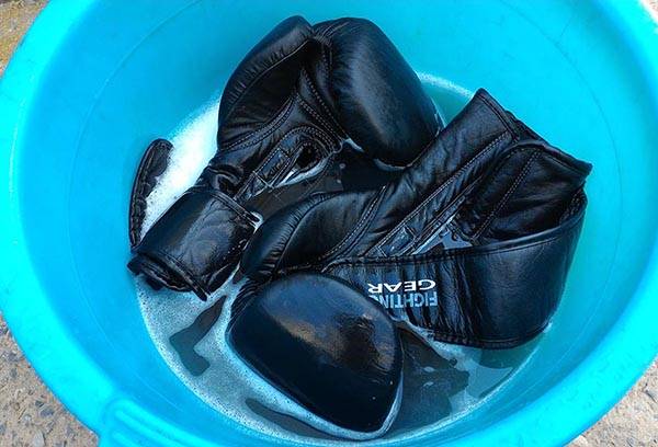 Washing boxing gloves