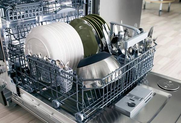 clean dishes in the dishwasher