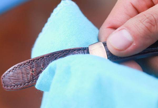 Cleaning the leather watch strap