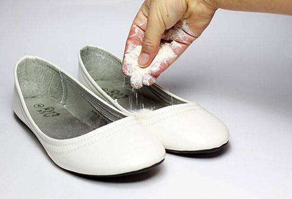 Домашен дезодорант за обувки