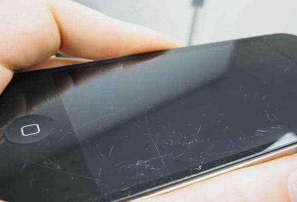 Smartphone glass scratches