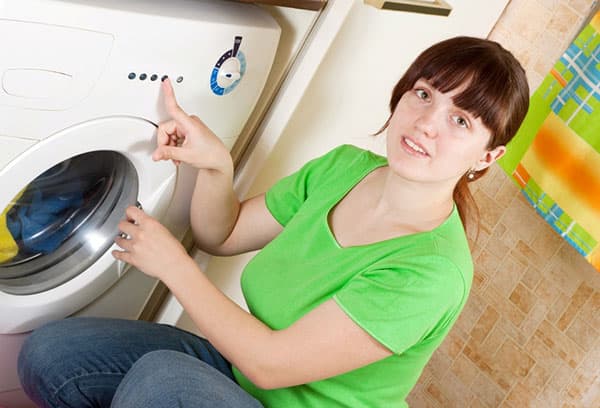 Substituição de sensores de nível de água em máquinas de lavar após verificação