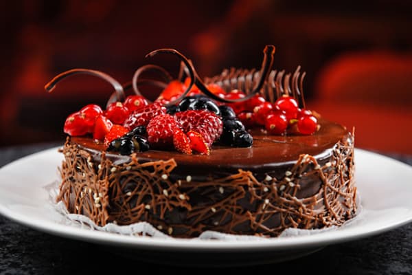 Sjokoladekake med frukt