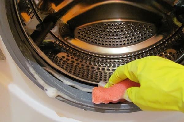 A mosógép gumiszalagjának mosása