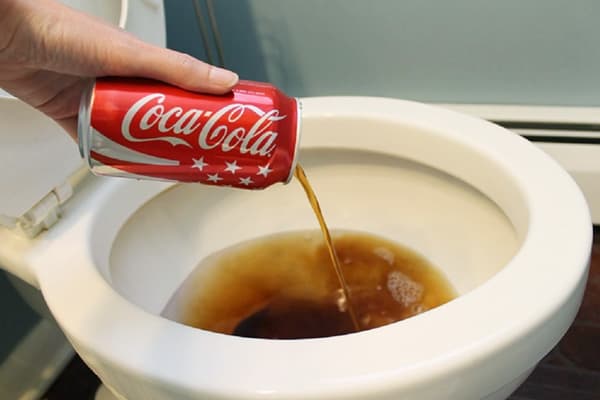 Coca-Cola toilet cleaning