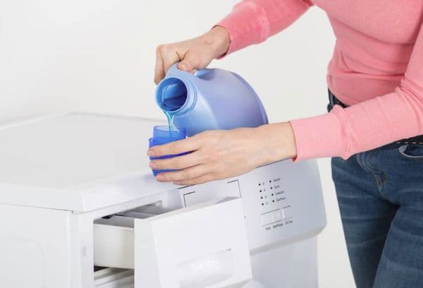 Uma coleção de dicas úteis para lavar roupas íntimas: da imersão à centrifugação