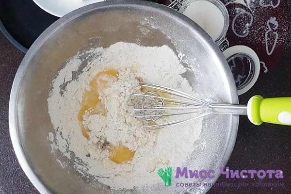 Adding Eggs to Flour