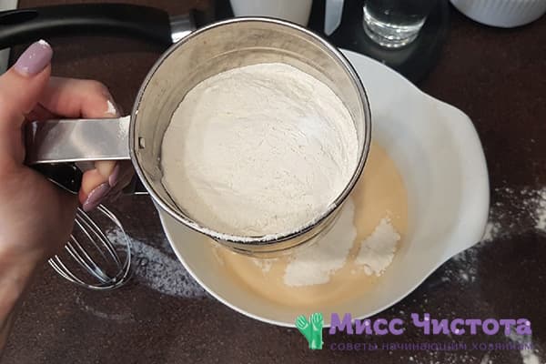 Add flour to pancake dough