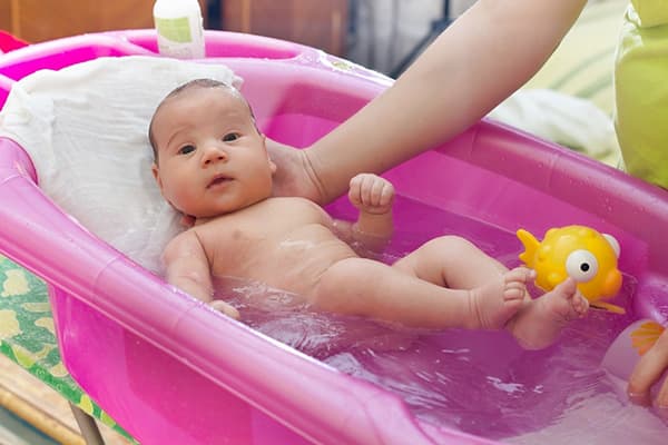 อาบน้ำทารก