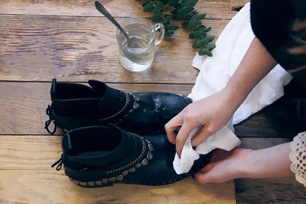 Protection des chaussures contre le sel et les réactifs