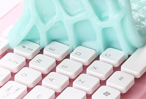 hvitt tastatur
