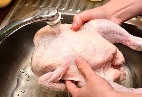 Mycie kurczaka
