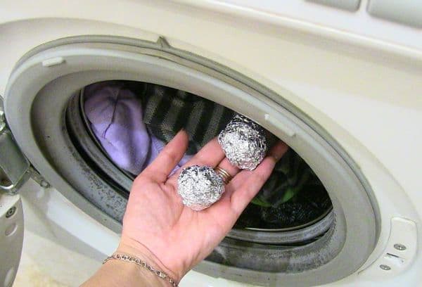 The use of foil for washing