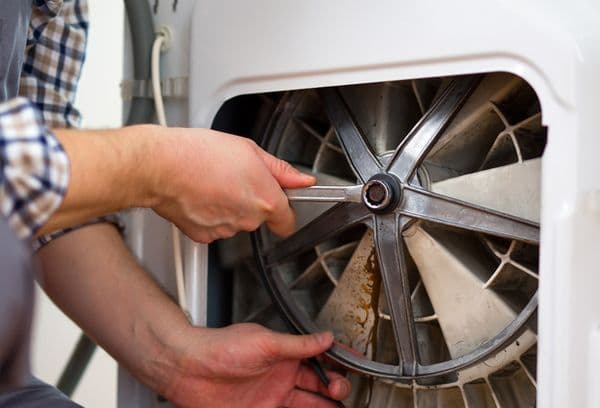 Lubrificação do tipo “faça você mesmo” e reparo da máquina de lavar: de amortecedores a rolamentos