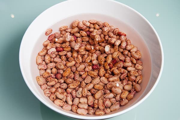 Beans in a bowl with water