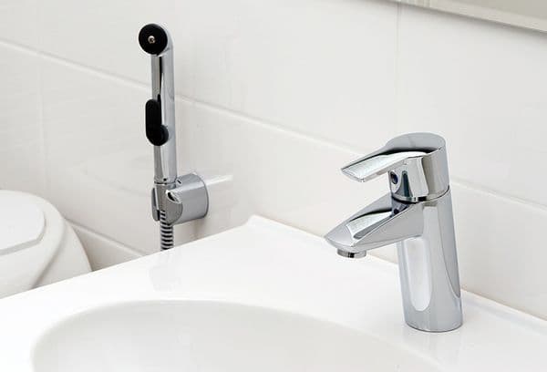 Penyiraman higienis boleh dilakukan oleh Gustavsberg
