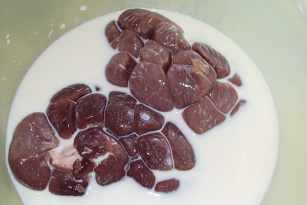 Beef kidney in milk