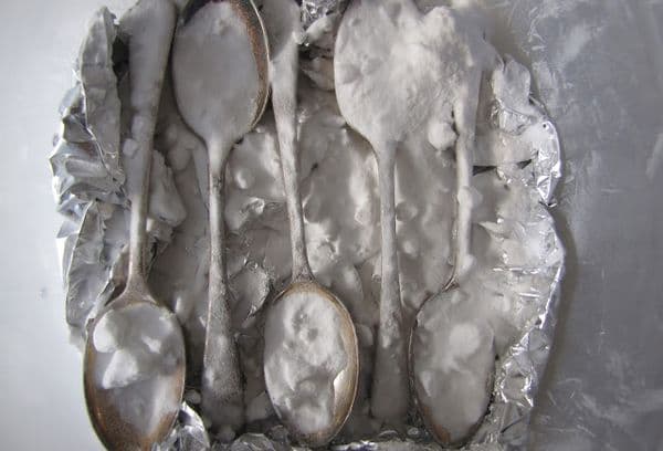 cucchiai d'argento in soda