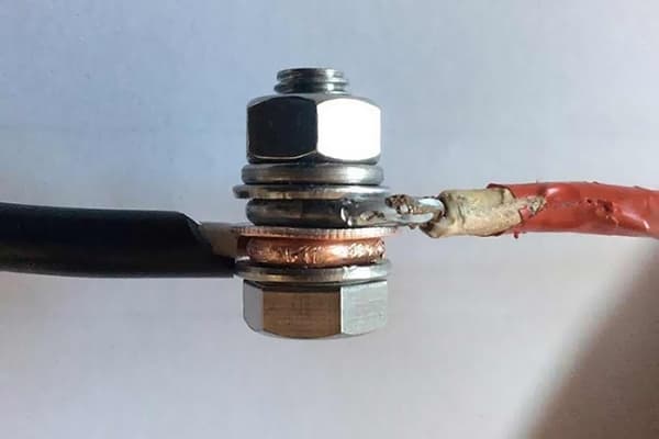 Connection of wires with a bolt