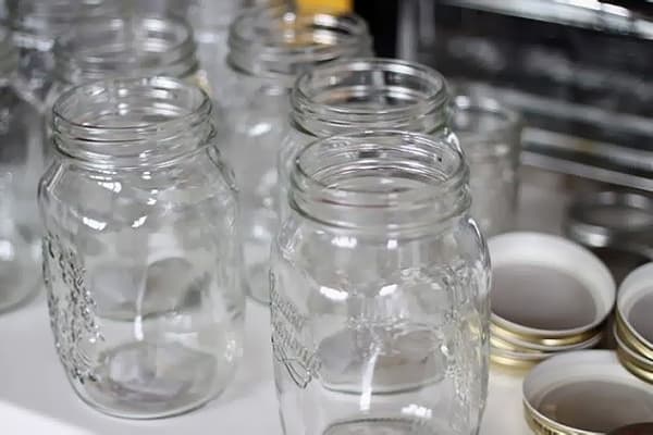 Glass jars for blanks
