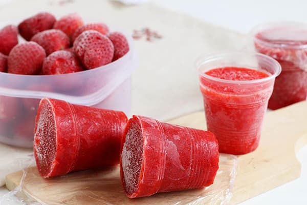 Smoothie aux fraises congelées