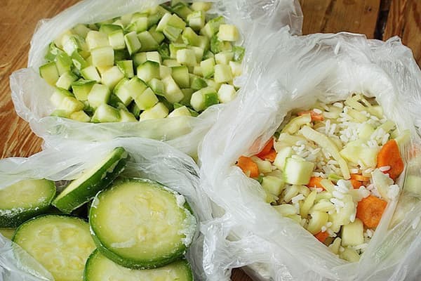 Different ways to freeze zucchini