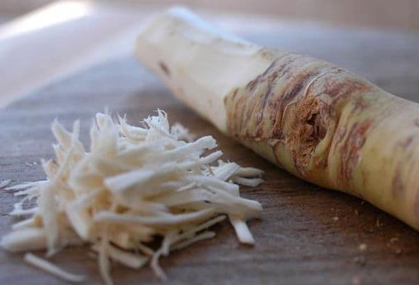 Grated horseradish root